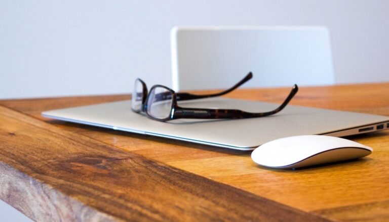 mac-glasses-900×444