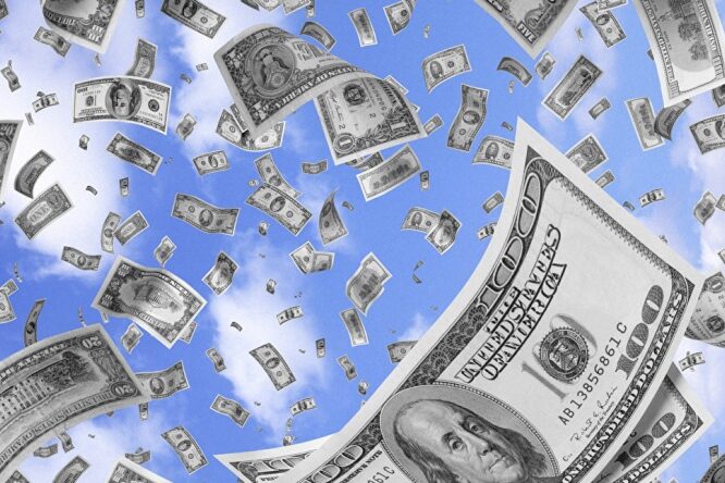 Money_Dollars_Banknotes_440714-900×444