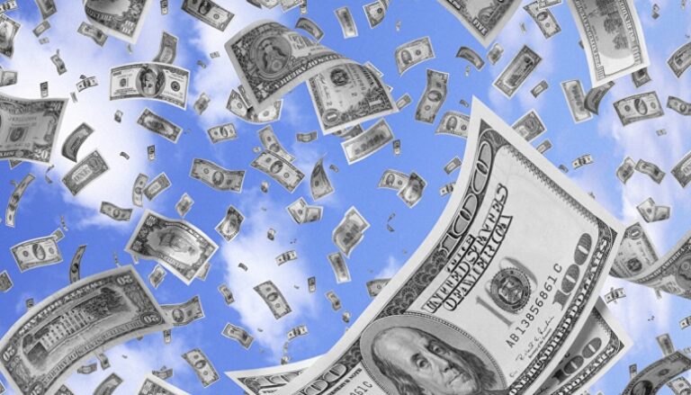 Money_Dollars_Banknotes_440714-900×444